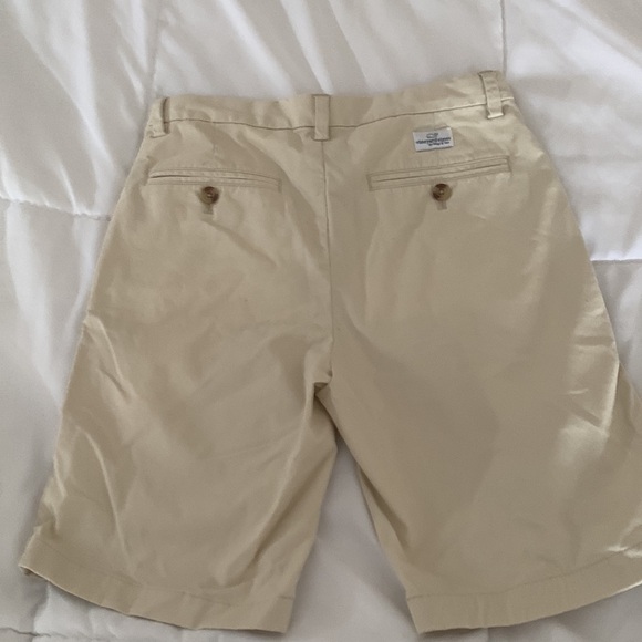 Youth boys Vineyard Vines causal/school shorts. Size 14. Light khaki. - Picture 4 of 4